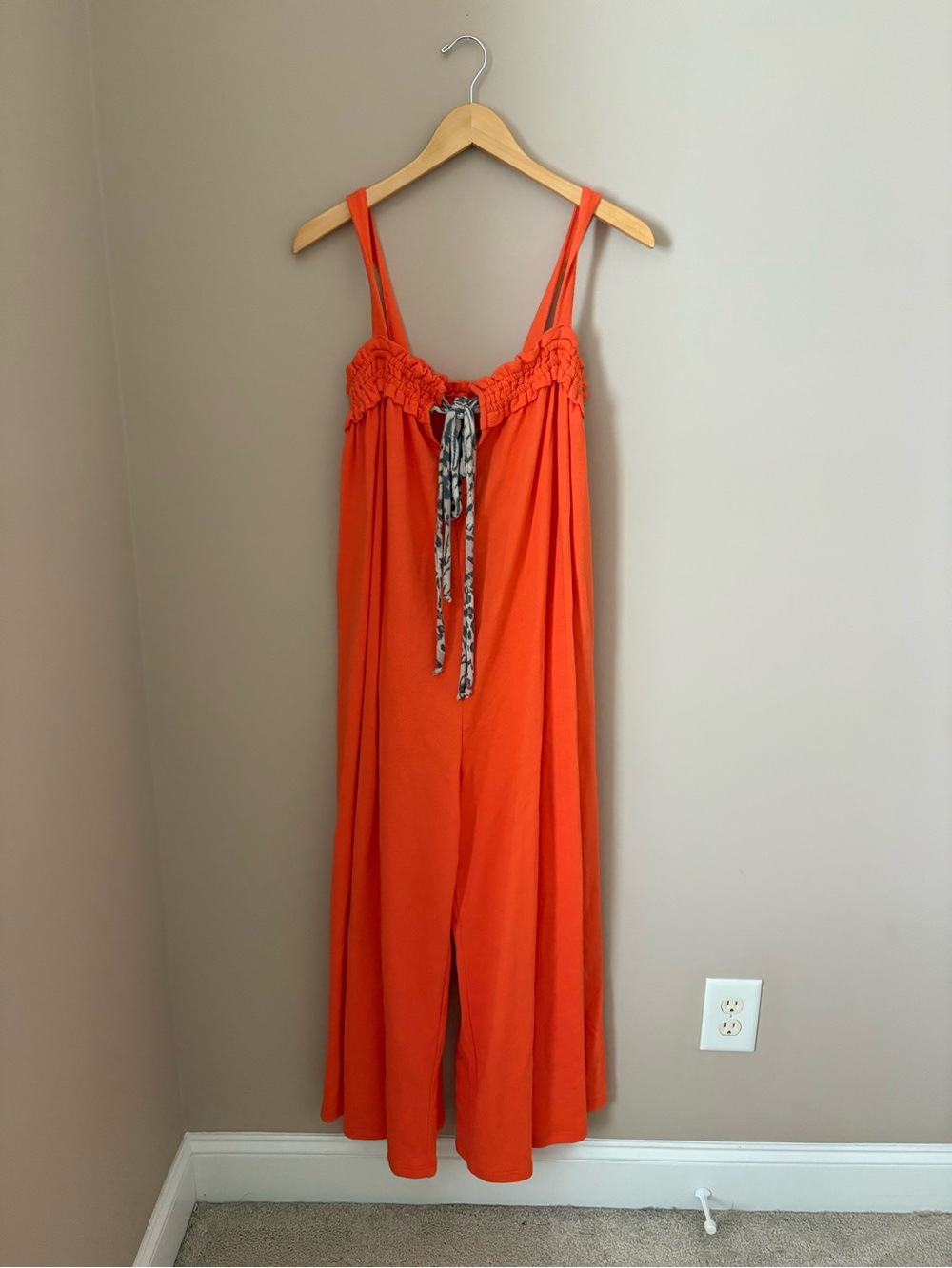 Bucket List Orange with Cheetah detail Sz Small NWTs